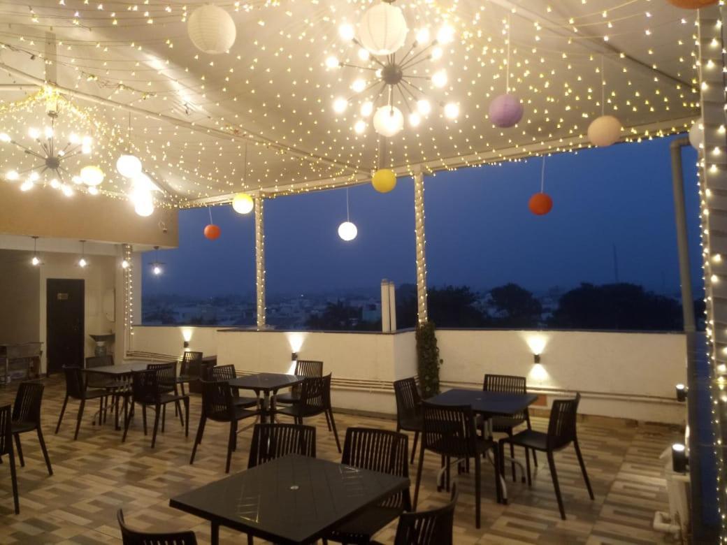 Hotel Golden Bliss بوبال المظهر الخارجي الصورة